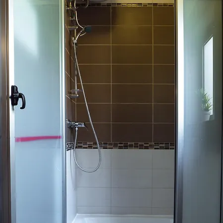 Cityscape And Penthouse Apartment *