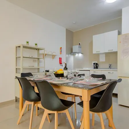 Cityscape And Penthouses By Shortletsmalta Apartament