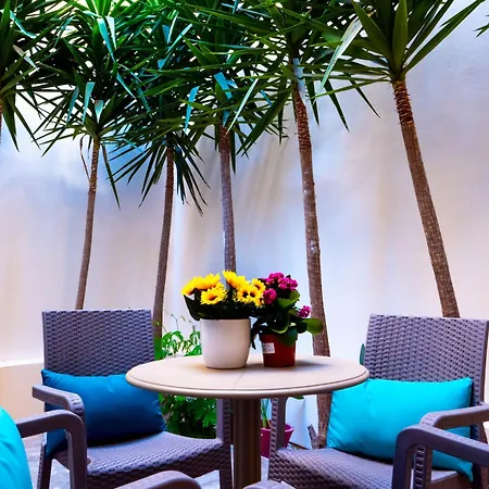 아파트 Cityscape And Penthouse 그지라